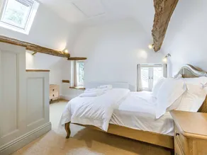 Family-friendly cottage with jacuzzi & garden | River view | Pet-friendly - Image 2