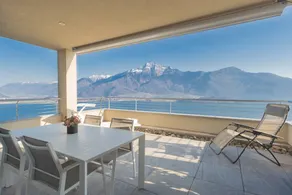 Apartment with terrace, pool & sauna | Lake view - Image 3
