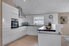 House with garden, BBQ & terrace - Image 4