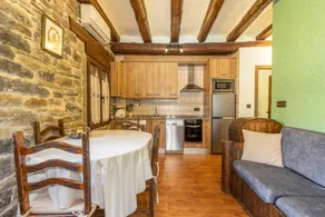 Fully equipped house with barbecue, fast internet & garden | Mountain view | Dogs allowed - Image 2