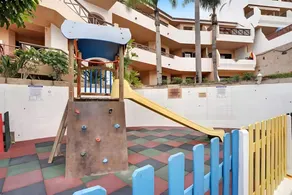 Vacation Apartment 'Albatros Park' with Shared Pool, Wi-Fi, and Air Conditioning - Image 5