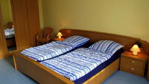 Holiday apartment with barbeque, terrace & garden - Image 2