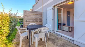 Holiday home with garden, heated pool & terrace | Beach nearby | Pets allowed - Image 5