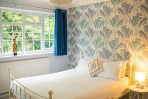 Family-friendly spacious holiday home with garden - Image 3