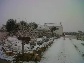 House with garden & pool - Image 3