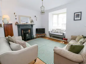 Cottage with terrace & garden - Image 4