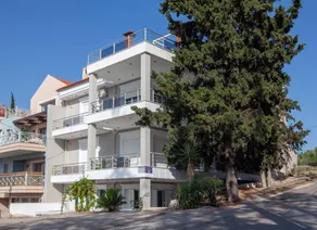 Villa with garden | Panoramic view - Image 5