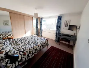 Holiday home with garden & jacuzzi - Image 3