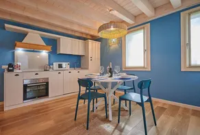 Apartment 'Ca' Marano Ocean' with Shared Pool, Wi-Fi and Air Conditioning - Image 3