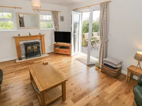 Family-friendly beautiful cottage with garden | Pets are welcome - Image 5