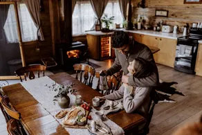 Rustic and Secluded Log Cabin Rental in the Snowy Mountains of New South Wales - Image 5