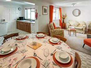 Family-oriented cottage with garden & barbeque | River view | Pets allowed - Image 2