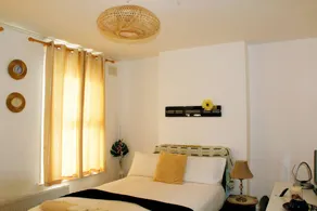 Family-friendly holiday home with garden - Image 4