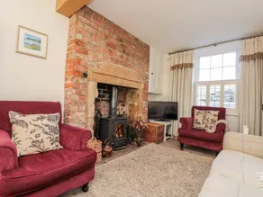 Cottage with garden - Image 4