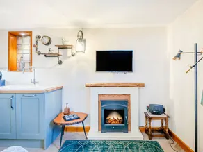 Family-oriented cottage with garden & barbeque | River view | Pet-friendly - Image 4