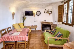 Holiday home with barbeque & terrace | City view - Image 3