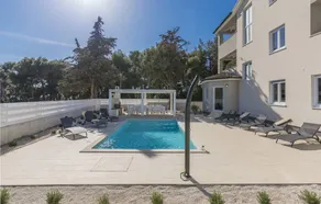 Villa apta para niños con piscina, sauna y barbacoa - Image 3