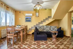 Spacious villa with pool in Porzuna - 90 m² and mountain view - Image 5