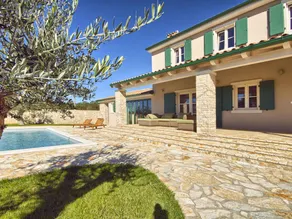 House with barbeque, terrace & private pool - Image 5