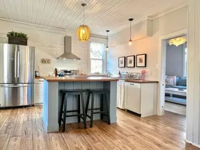 Beautiful, Rustic, Lodge with Pizza Oven, BBQ, and Porch for an Amazing Family Getaway in Ontario - Image 3