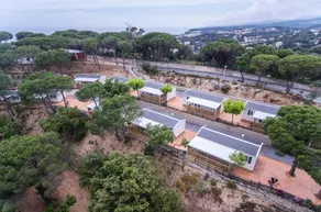 Mobile home with terrace & barbecue - Image 4
