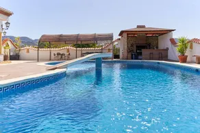 Family-friendly spacious holiday home with barbeque, terrace & garden | Sea view | Pets allowed - Image 2