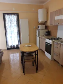 Apartment with terrace, barbeque & garden | Garden view - Image 3