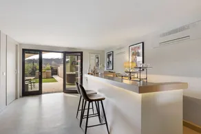 Ferienhaus mit Whirlpool, Pool und Terrasse | Bergblick - Image 3