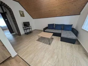 Apartment with terrace & garden - Image 3