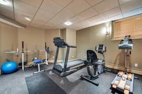 Hot Tub, Gym, Game Room! Luxe Estate in Longmeadow - Image 2