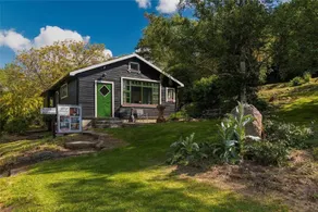 House with barbeque - Image 2