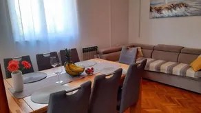 Fully equipped apartment with pool, BBQ & garden - Image 5