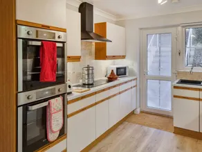 Cottage with garden | River view - Image 3