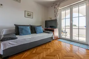 Holiday apartment with barbecue & garden | Garden view - Image 2