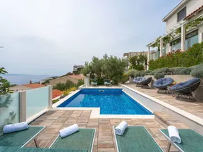 Holiday home with garden, BBQ & private pool - Image 3