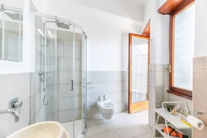 Habitación privada | Vistas a la ciudad - Image 3