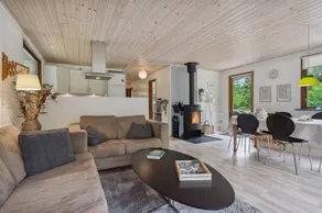 House with terrace - Image 3
