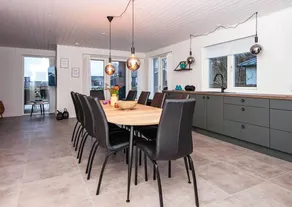 Child-friendly ample holiday home with BBQ, terrace & hot tub | Sea view | Pets allowed - Image 2