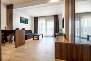 Flat with terrace | Water view - Image 2