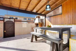 Holiday home with BBQ & terrace - Image 2