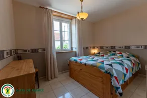 Ferienunterkunft mit beheiztem Pool, Terrasse und Grill - Image 3