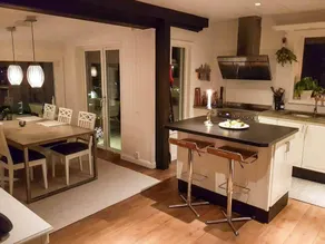 Fully equipped spacious holiday home with terrace, garden & barbecue | Sea view - Image 3