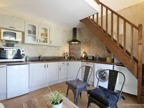 Nice cottage with BBQ, private pool & garden - Image 4
