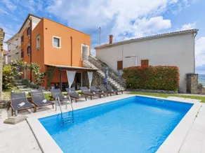 Fully equipped holiday home with garden, private pool & terrace | Nature view | Dogs allowed - Image 2