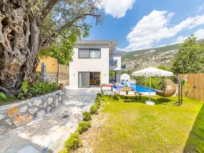 Fully equipped nice house with barbecue, garden & private pool | Mountain view - Image 4