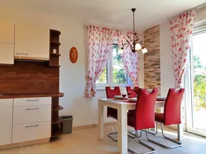 Beautiful apartment with terrace, barbeque & garden | Sea view - Image 5