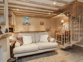 Family-oriented cottage with terrace & garden | Beach view | Pets allowed - Image 2