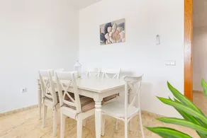 Appartement de vacances adapté aux familles avec terrasse | Vue jardin | Parfait pour le travail à distance - Image 5