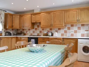 Children-friendly beautiful cottage with garden & barbeque | Dogs allowed - Image 3