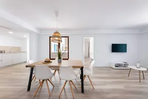 Voll ausgestattetes wunderschönes Apartment mit Garten und Terrasse | Meerblick | Neben dem Strand | Perfekt für die Arbeit von Zuhause - Image 5